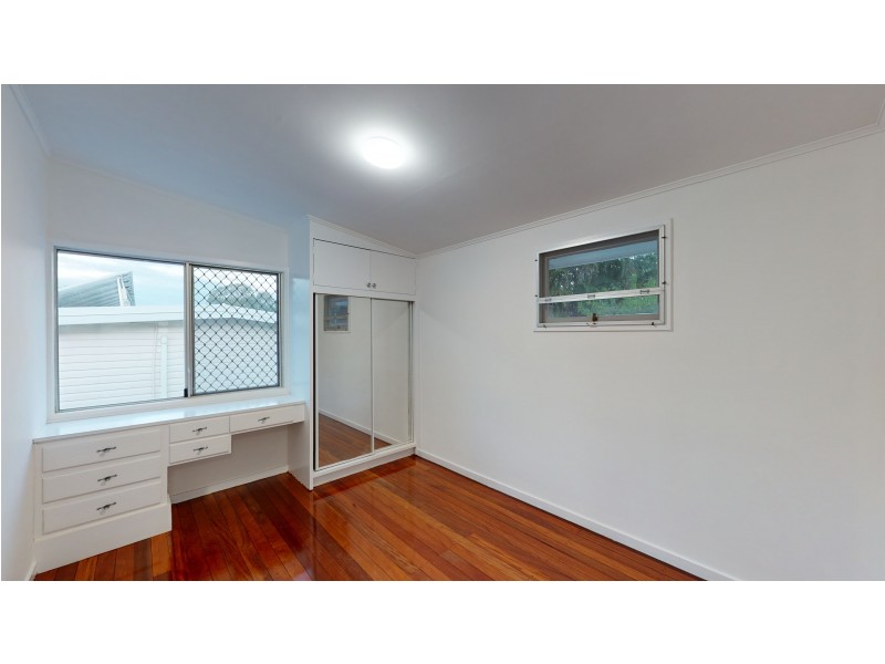 9 Fairholme Street, Kenmore QLD 4069