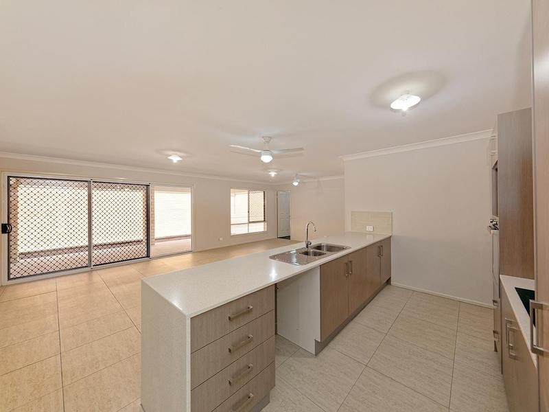 2/29 Cemetery Road, Raceview QLD 4305