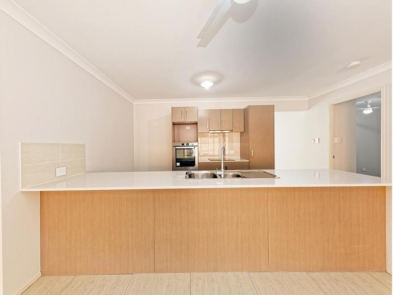 2/29 Cemetery Road, Raceview QLD 4305