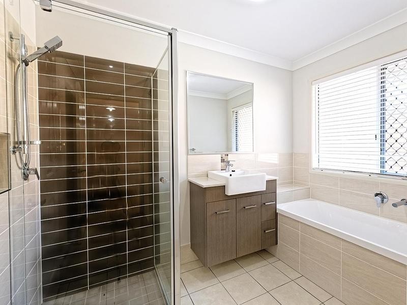 2/29 Cemetery Road, Raceview QLD 4305