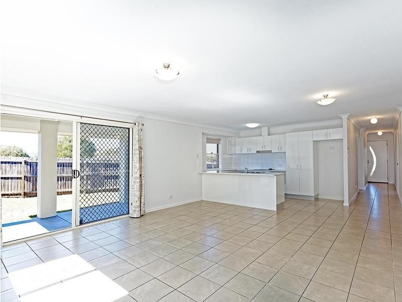 1 Jonathon Court, Flinders View QLD 4305