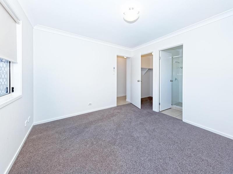1 Jonathon Court, Flinders View QLD 4305