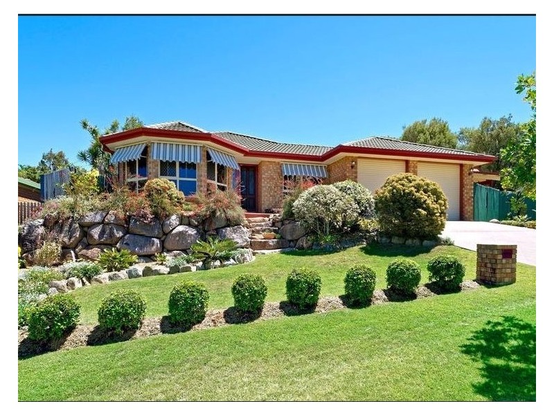 13 Vauton Court, Arana Hills QLD 4054