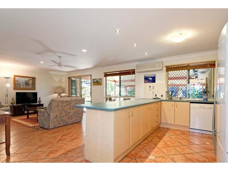 13 Vauton Court, Arana Hills QLD 4054