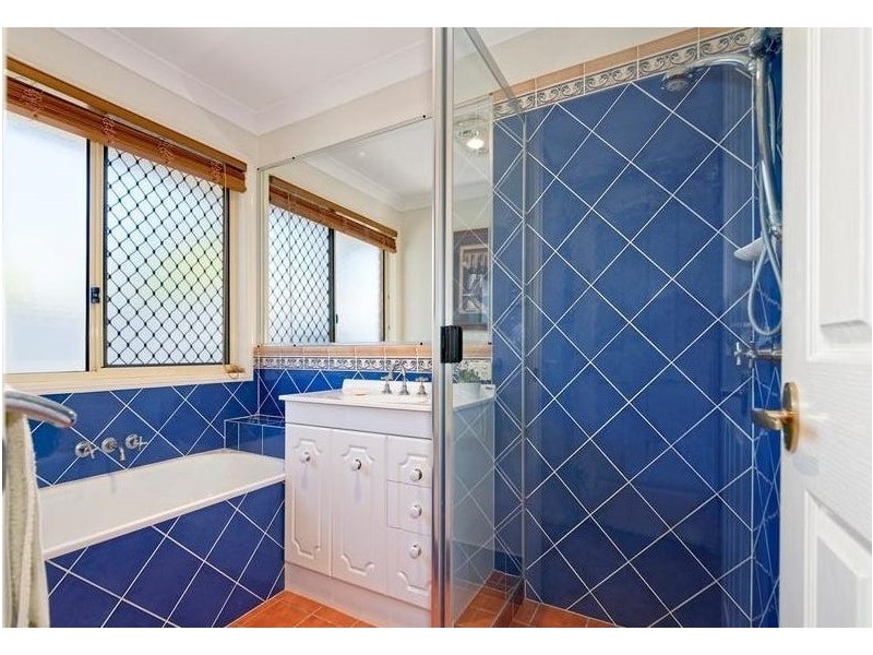 13 Vauton Court, Arana Hills QLD 4054