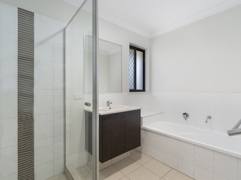 32 Blackwell Street, Hillcrest QLD 4118