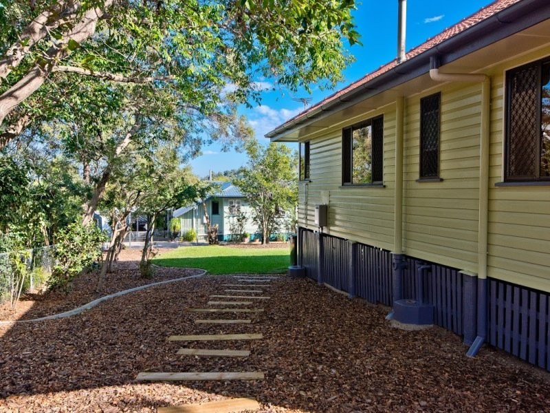 32 Thuruna Street, Stafford QLD 4053