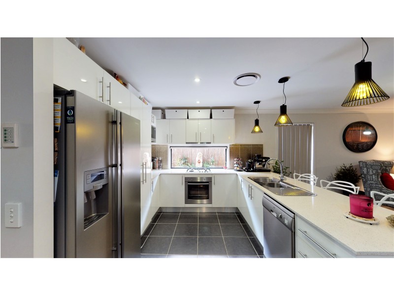 127 Mount Kaputar Avenue, Fitzgibbon QLD 4018