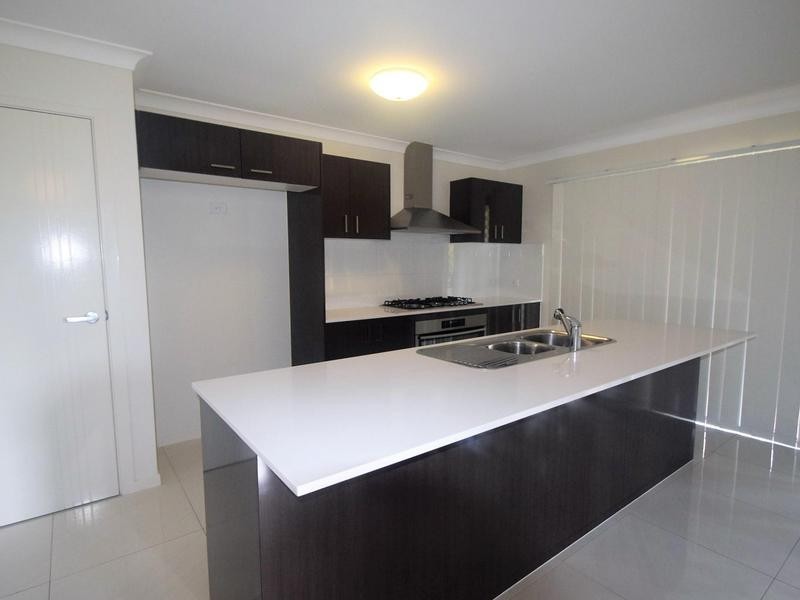 23/44 Scoparia Drive, Brookwater QLD 4300