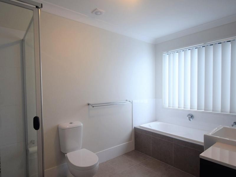 23/44 Scoparia Drive, Brookwater QLD 4300