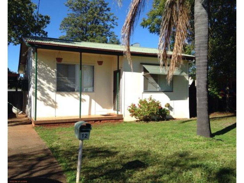 12 Trelanvean Street, Dubbo NSW 2830