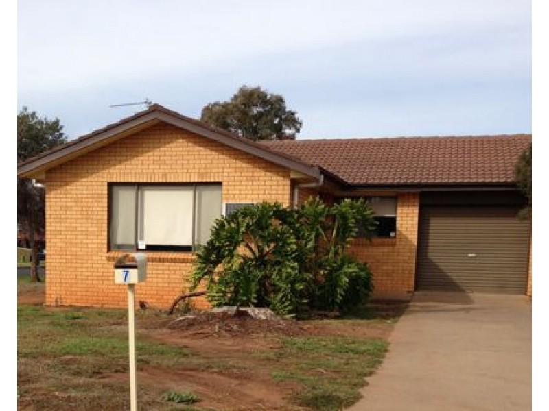 7 Springfield Way, Dubbo NSW 2830