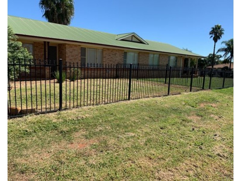 2/12 John Glenn Place, Dubbo NSW 2830