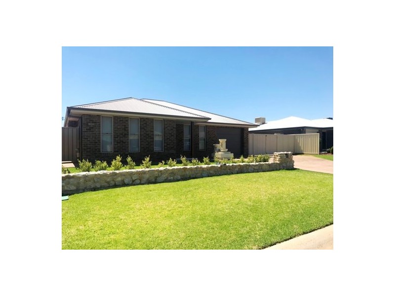 6 Lacey Avenue, Dubbo NSW 2830