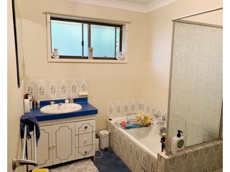 2 Burkitt Court, Dubbo NSW 2830