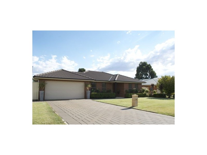 18 Sunvale Avenue, Dubbo NSW 2830