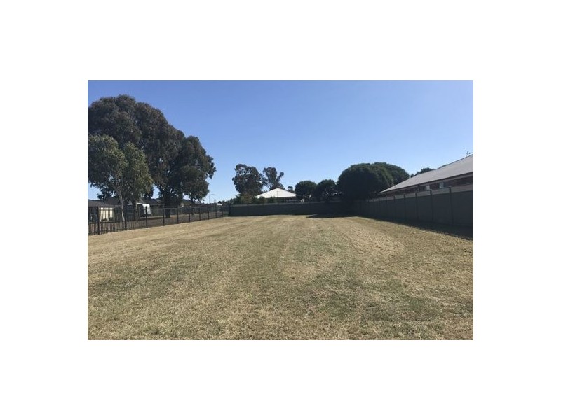 33 Carnegie Avenue, Dubbo NSW 2830