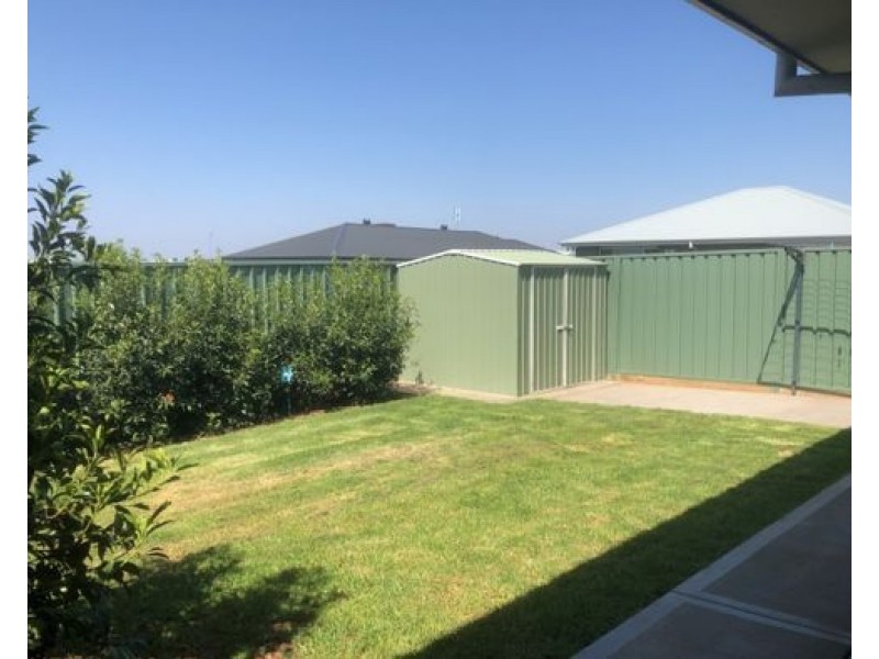 21B Magnolia Boulevard, Dubbo NSW 2830