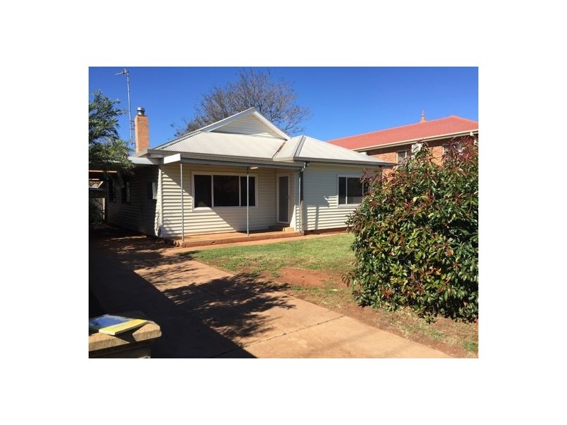 90 North Street, Dubbo NSW 2830