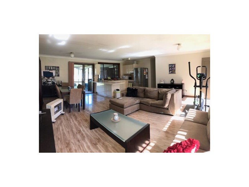 18 Chifley Drive, Dubbo NSW 2830