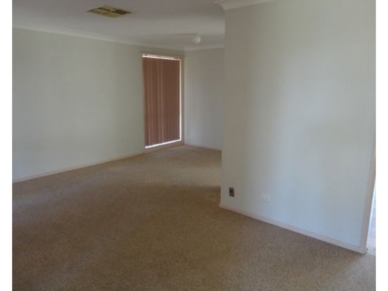 23 Howard Avenue, Dubbo NSW 2830