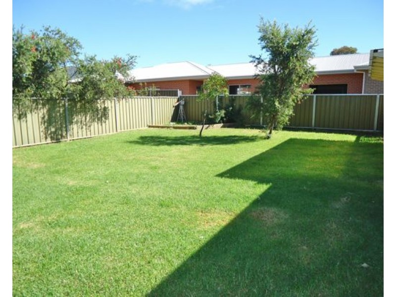 23 Howard Avenue, Dubbo NSW 2830