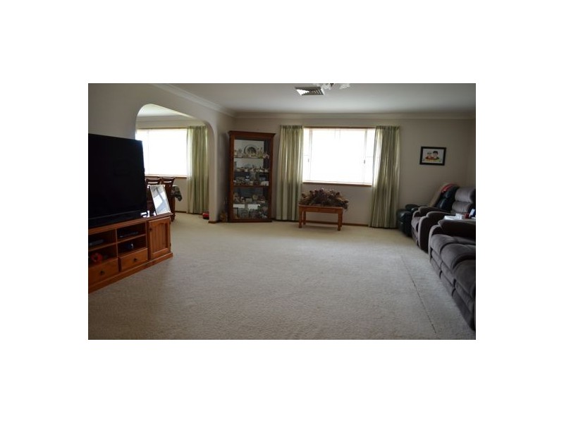 128 Euchie Street, Peak Hill NSW 2869