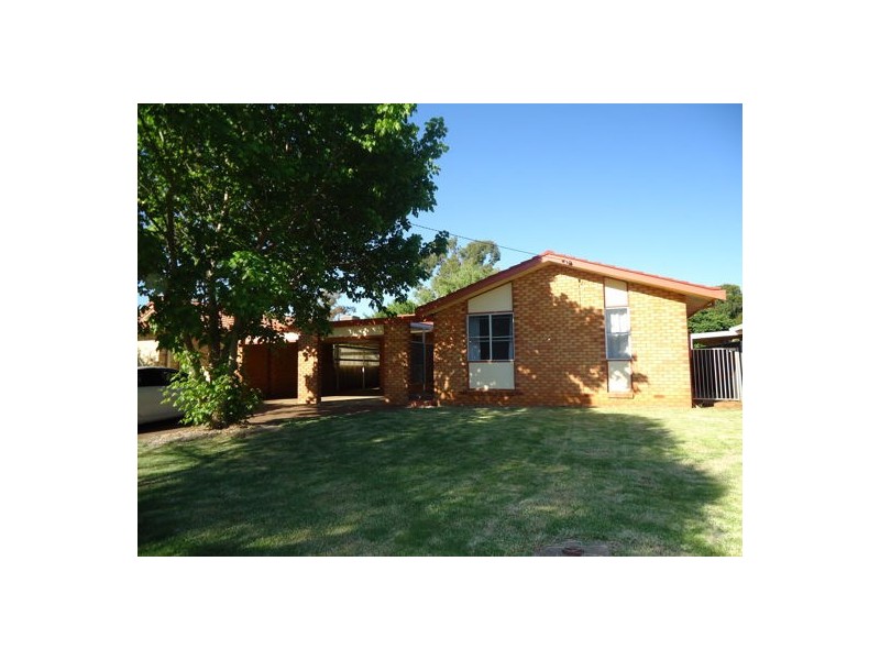 12 Coral Crescent, Dubbo NSW 2830