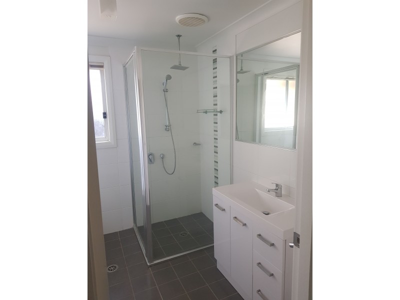 26A & 26B Lansdowne Drive, Dubbo NSW 2830