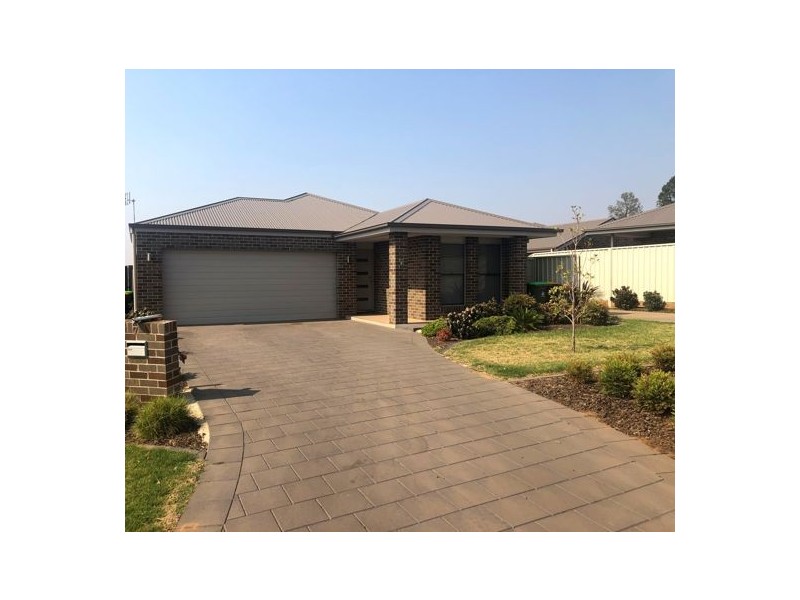 7 Ebor Way, Dubbo NSW 2830