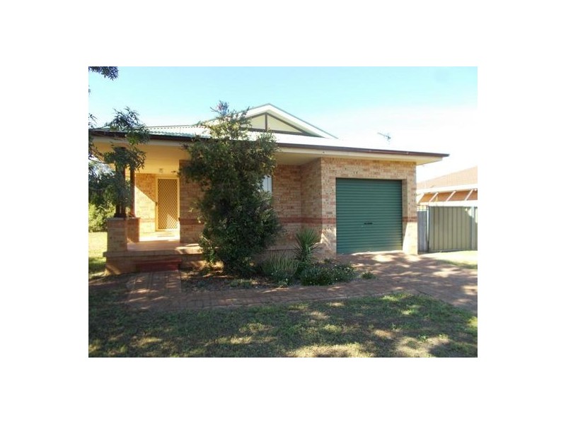 1/12 John glenn, Dubbo NSW 2830