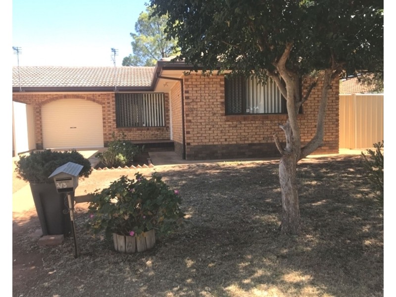 2/3 Rainbow Place, Dubbo NSW 2830
