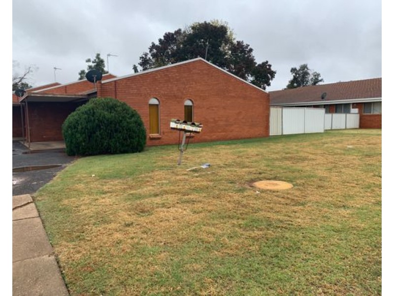 3/4 Forrest Crescent, Dubbo NSW 2830