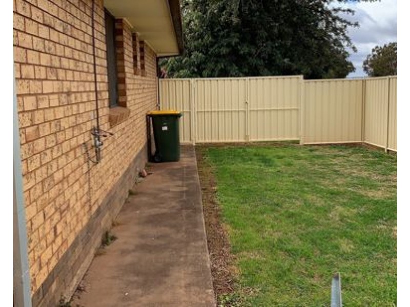 1/3 Rainbow Place, Dubbo NSW 2830