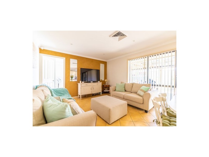 10 Ken McMullen Place, Dubbo NSW 2830