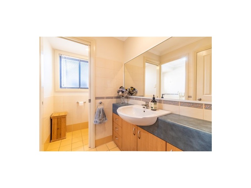 10 Ken McMullen Place, Dubbo NSW 2830