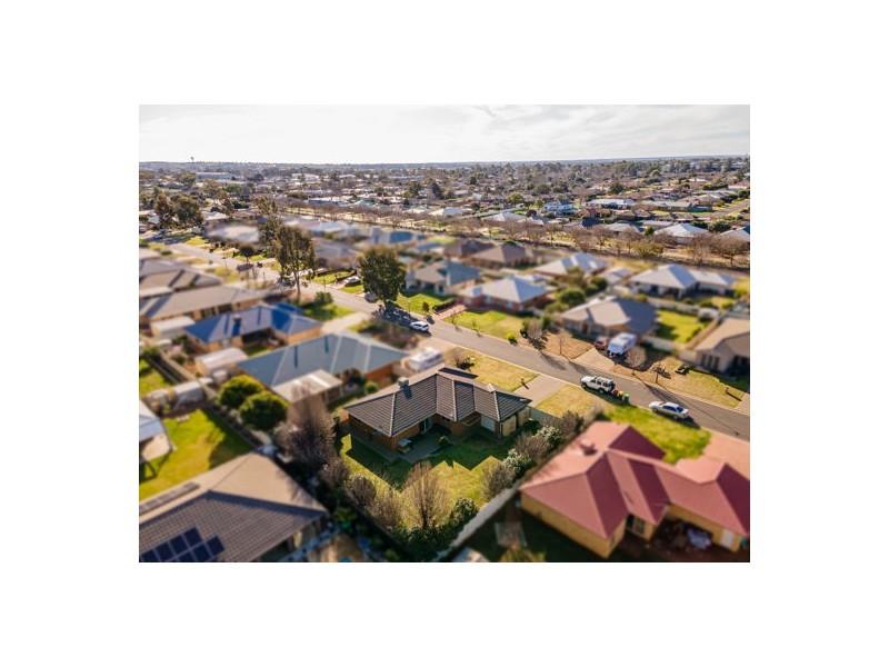 18 Sunvale Avenue, Dubbo NSW 2830