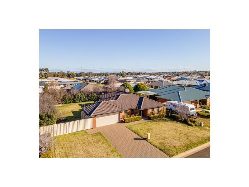 18 Sunvale Avenue, Dubbo NSW 2830