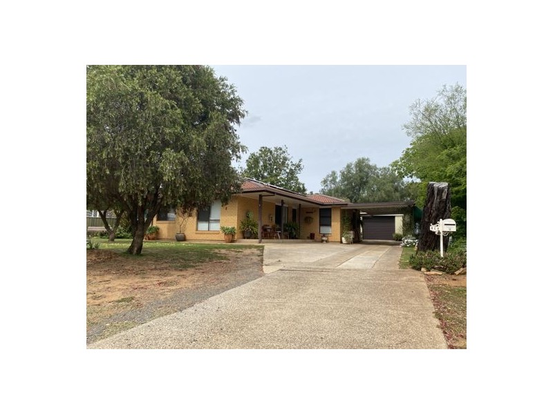 4 Furlong Street, Dubbo NSW 2830