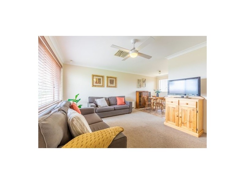 27 Margaret Crescent, Dubbo NSW 2830