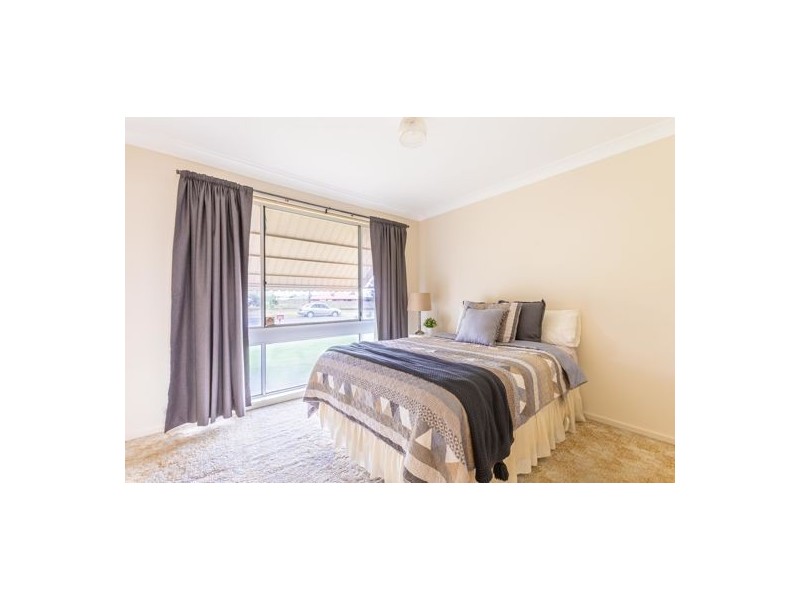 27 Margaret Crescent, Dubbo NSW 2830