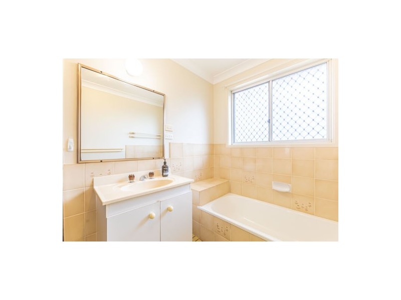 27 Margaret Crescent, Dubbo NSW 2830