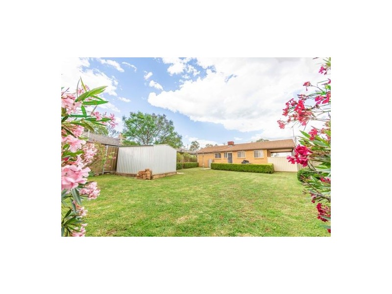 27 Margaret Crescent, Dubbo NSW 2830