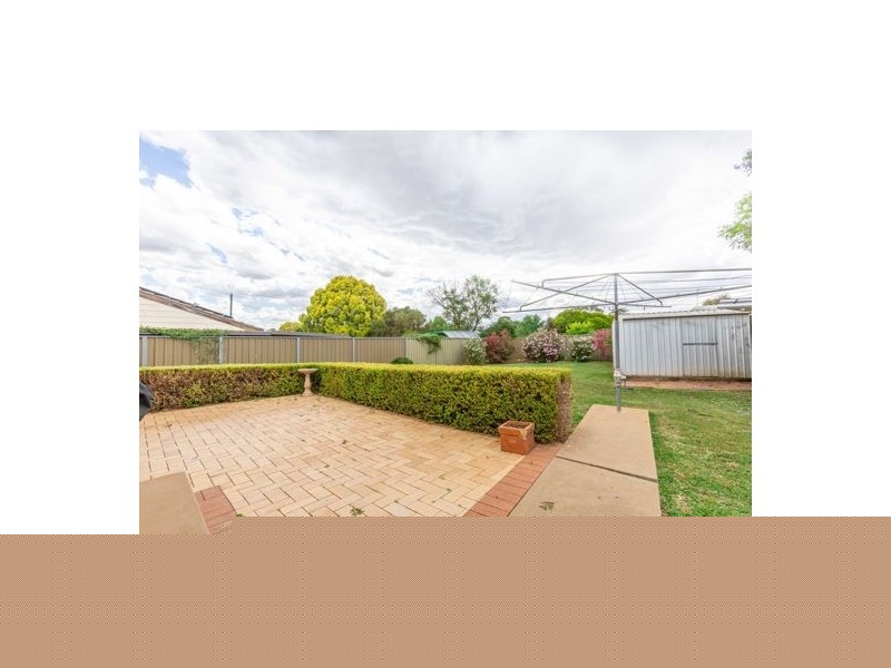 27 Margaret Crescent, Dubbo NSW 2830