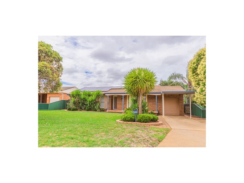 17 Oxley Circle, Dubbo NSW 2830