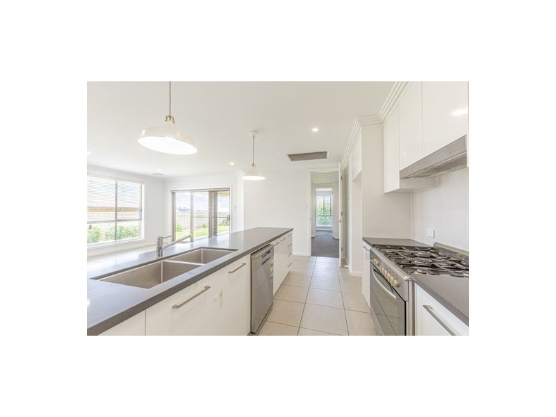 14 Ellenborough Avenue, Dubbo NSW 2830