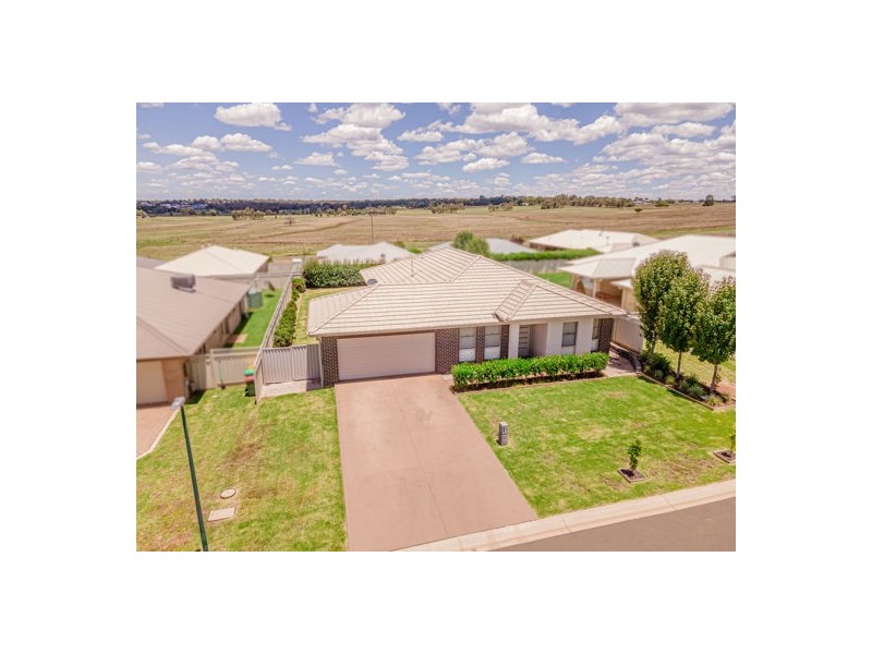 14 Ellenborough Avenue, Dubbo NSW 2830