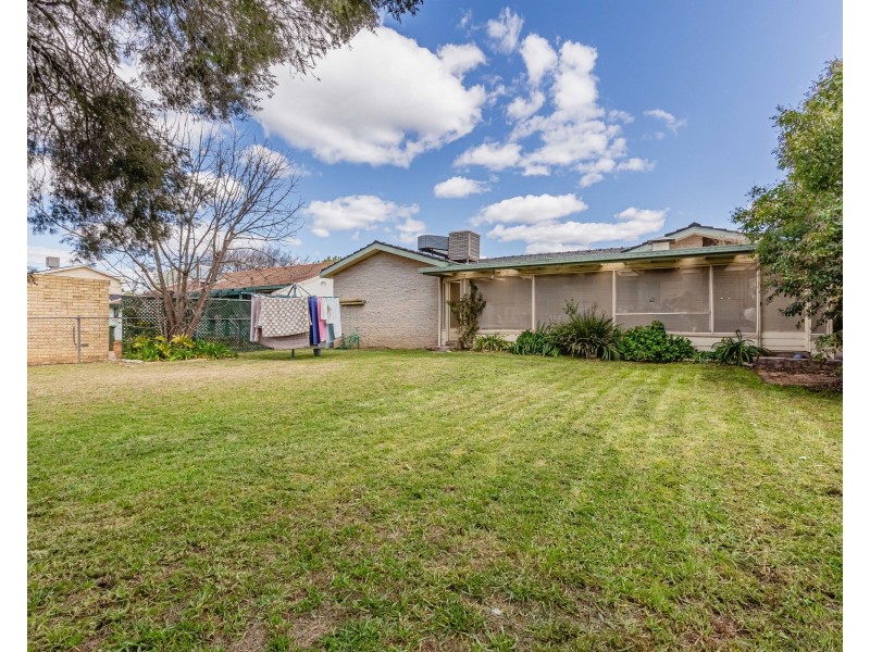 4 Hazelwood Drive, Dubbo NSW 2830