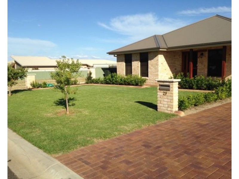 29 Holmwood Drive, Dubbo NSW 2830