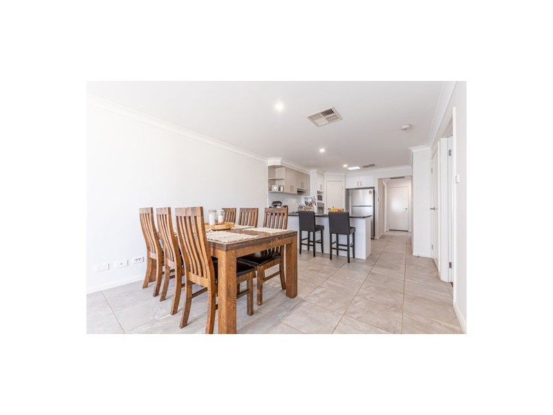 8A Apsley Crescent, Dubbo NSW 2830